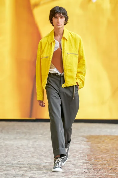 Look 23